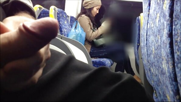 セクシーな体の子猫が唇と舌でチンポをからかっている 女性 教師 エロ 動画