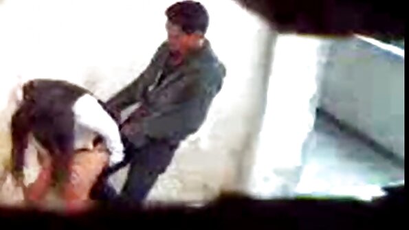 厚いペッカーに乗って巨大な風船を持つぽっちゃりブルネットギャル 無料 av 女性 向け