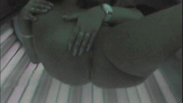 眼鏡をかけたひよこは彼女の口とお尻にも精液を入れています 女性 向け 無 修正 エロ 動画