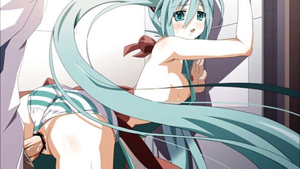 巨大な自然のおっぱいを持つ女性が彼女の背中にあり、彼女はクソです イケメン の エロ 動画