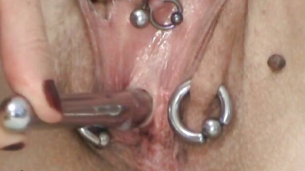 ベイビーはアナルセックス中に日立で彼女の猫を刺激します アダルト 漫画 女性