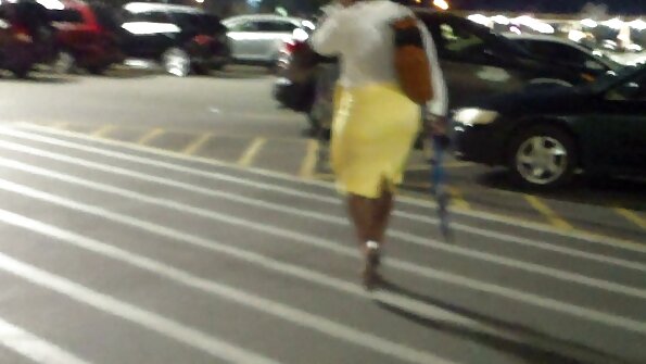 黒いひよこは金髪で、濡れたオマンコを舐めさせます 女 アニメ エロ