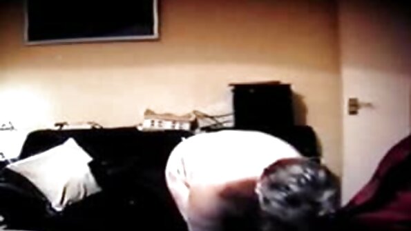 ブロンドは彼女のセクシーな女に油をさし、そして彼女は彼女の女にディックを受け取ります 無料 アダルト 女性 専用