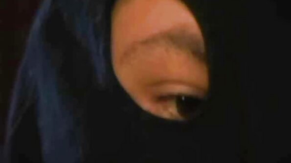 チンポが大好きな金髪が一度に何匹か受けてます レズビアン エロ 動画 無料