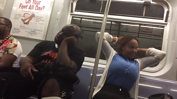 ブロンドは彼女の巨乳でたくさんの絶頂を得ています 外人 女性 エロ 動画