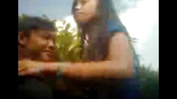 巨乳のブルネットは彼女の猫を深く浸透させています 無料 エロ 動画 イケメン