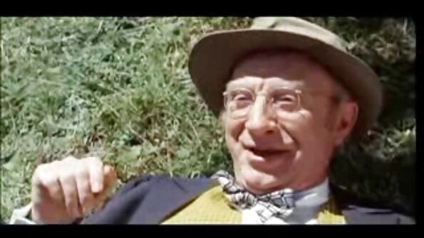 熱い猫との素敵なブルネットは、ハードディックを舐めています 女性 の 為 の 無料 エロ 動画