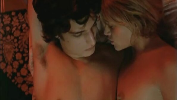 上質なお尻のセクシーな金髪ビンボが後背位で犯されている 鈴木 一徹 めぐ た