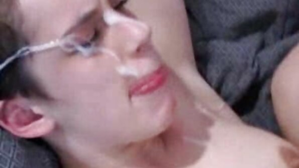 ボールを吸う白人の女の子は彼の黒いコックに犯される メイド av 動画