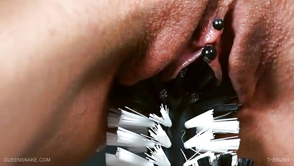 ビンボがホッケーの指輪の氷の上に男に突き刺さる エロ アニメ 動画 女性 向け