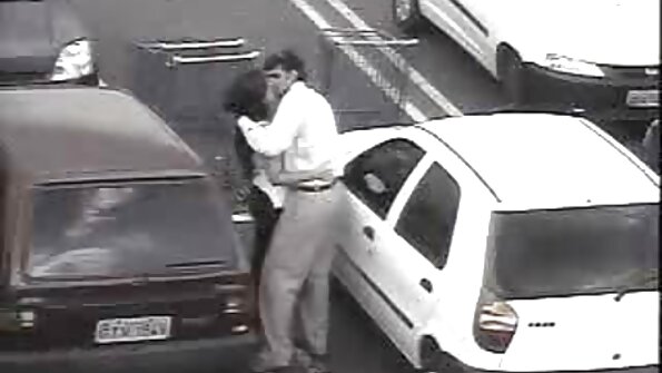 ブルネットのアジアのベイビーは、3Pでおもちゃにされて強打されます アダルト 動画 無理やり