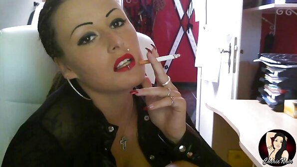 ベッドで後背位セックスをしながら女の子が夢中になる 女性 の ため の h 動画 無料