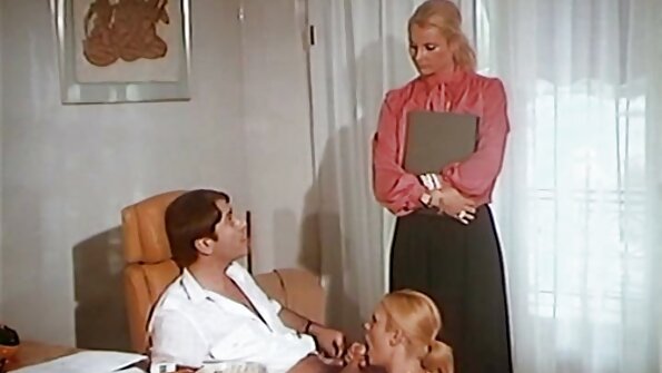 巨乳の女の子がこのビデオで彼女の素晴らしいラックをパレードします 女性 向け 無料 av 動画