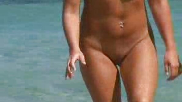 黒いチンポが大好きな金髪がタイトなお尻に大きなチンポを感じている 女性 向け 無料 エロ